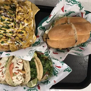 Nachos, torta &amp; tacos.