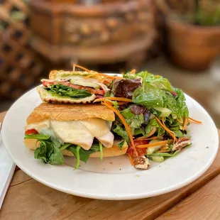 Turkey Sandwich on french baguette w/ organic salad