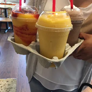 A few smoothies: chamango, mango, and coffee with chocolate. They were all yummy.