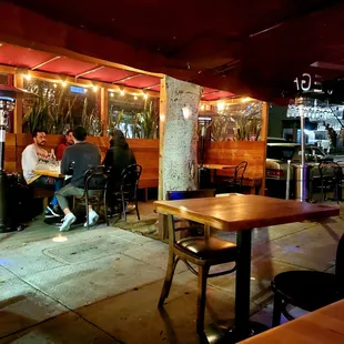 Charming parklet that's open pretty late.