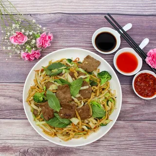 Satay Beef Chow Mein