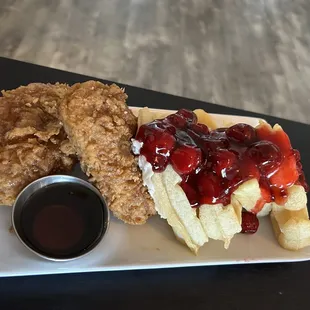 Chick&apos;n and gluten free waffles