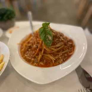 Vegan linguine Bolognese