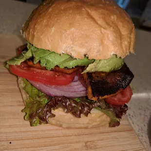 Vacon flavored plantain, lettuce, onion and avocado!!!!