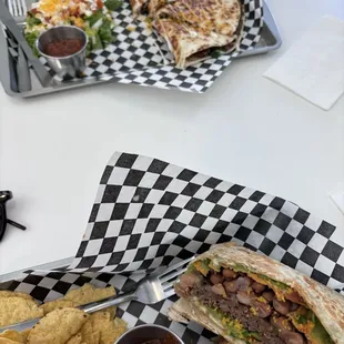 i got the crunchwrap, my husband got the quesadillas