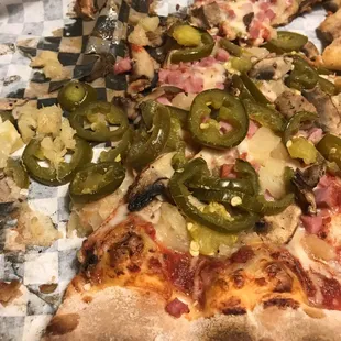 Pizza fell apart all my topping are in the box and the pineapple wtf is that