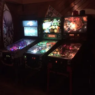 5 pinball machines!