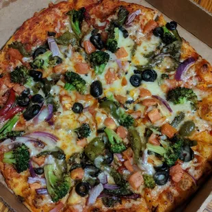 Garden veggie pizza, medium size