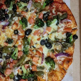 Garden veggie pizza, medium size