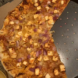 Paneer Tikka Barbeque Pizza