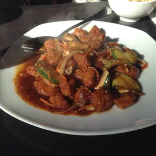 S9. Black Pepper Chicken Chow Mein