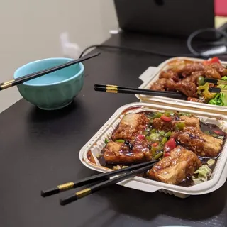 E19. Crispy Fried Tofu with Minced Vegetables
