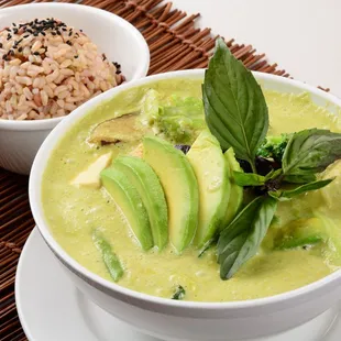 Avocado Curry with brown rice