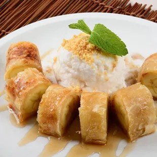 Thai Pancake with coconut ice cream