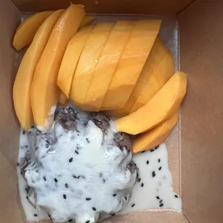 Sweey Sticky Rice with Mango (Seasonal)