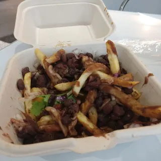 Chili Cheese Fries (Cal 580)