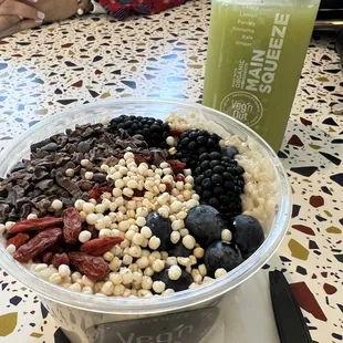 PB &amp; Jelly Oatmeal Bowl