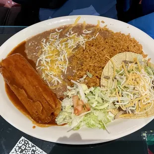 Tamale combo with a ground beef taco