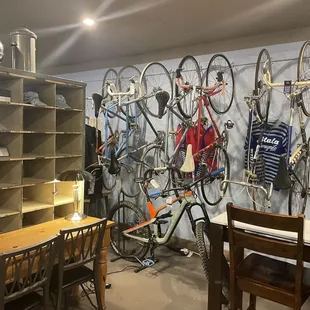 Tables and decoration