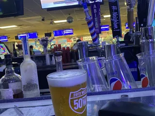 Laru Bowling Lanes