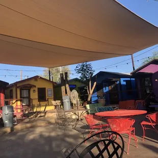 Waiting to meet The Parleys and try the coffee.