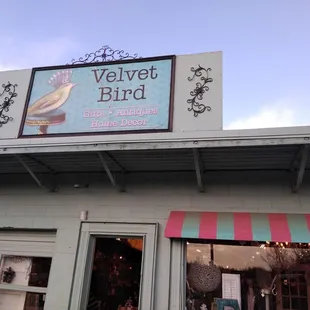 Such a fun place! I always find many treasure&apos;s here!