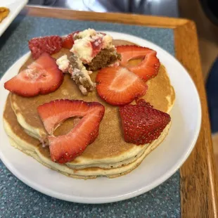New York cheesecake stuffed pancakes with strawberries