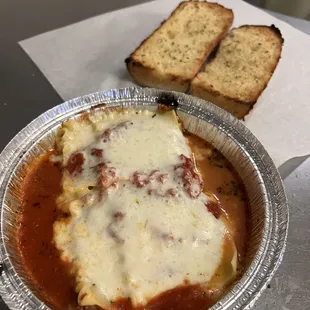 Lasagna ala carte with crispy garlic butter bread. Upgrade to a dinner for only $2 more and you get a refreshing side green salad!!