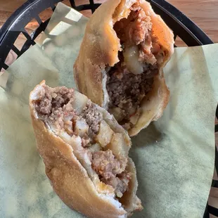 Cake filled with meat and potato, flavor balance