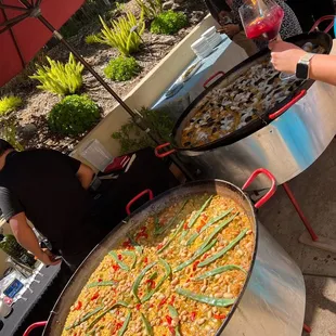 Seafood/meat &amp; chicken paella