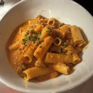 Rigatoni con Salsiccia