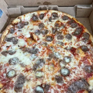 14 inch Sausage pie. I like how the sausage "cups".