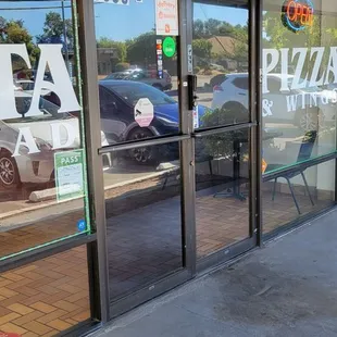 Nice place for all kinds of pizzas and pastas and also side orders , in fact I went their with my brother and we ordered wings and pizzas.