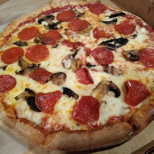 Medium pepperoni and mushroom pizza for the win!