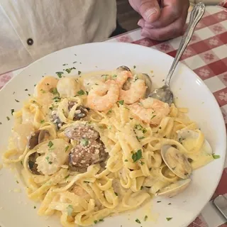 Seafood Alfredo Dinner