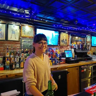 Jaclyn the sweety handling that crowd with her smile.