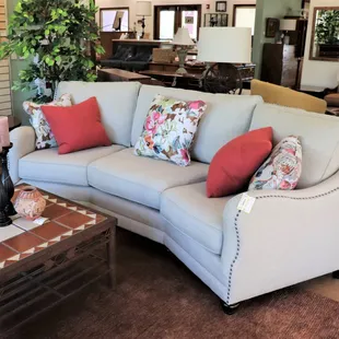 Great gently used furniture to decorate your nest!