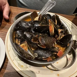 Steamed Mussels Red