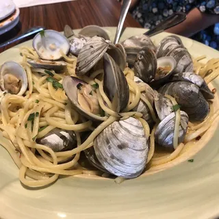 Linguini alla Vongole Red