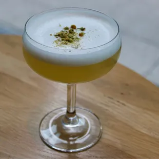 Spring gin cocktail