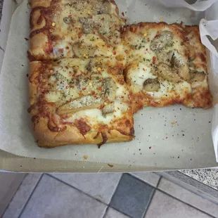 Used to love these square slices.  It's been at least 5yrs since I had one...