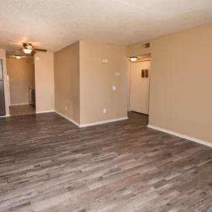 2x1: Livingroom/ Dinning Area