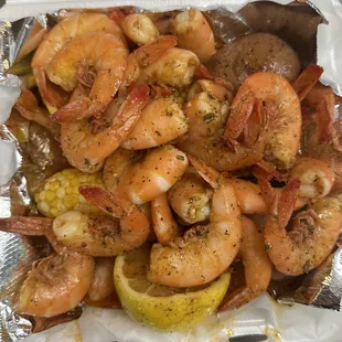 shrimp and corn in foil