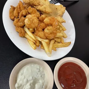 Catfish, crawfish, shrimps and fries