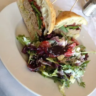 Turkey burger w/ Green Apple &amp; Brie + a blue cheese salad