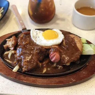 Chicken with Black Pepper Sauce on a Sizzling Platter Special
