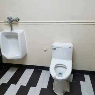 A picture of their bathroom which I saw after looking at the uploaded picture on a previous review.