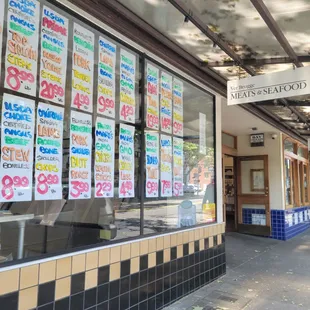 the outside of a restaurant