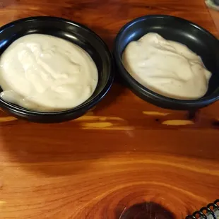 White mayonnaise based sauce they gave was weird and tasted like it should be on fish.