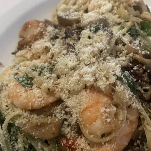 Seafood pasta with extra garlic